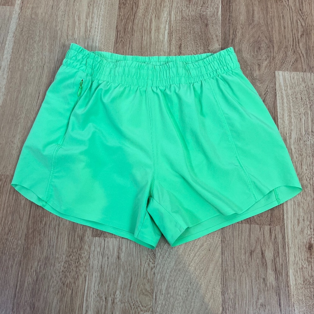 Athleta Girl Green Heart The Hustle 2.5” Activewear Shorts Size 16 Sports